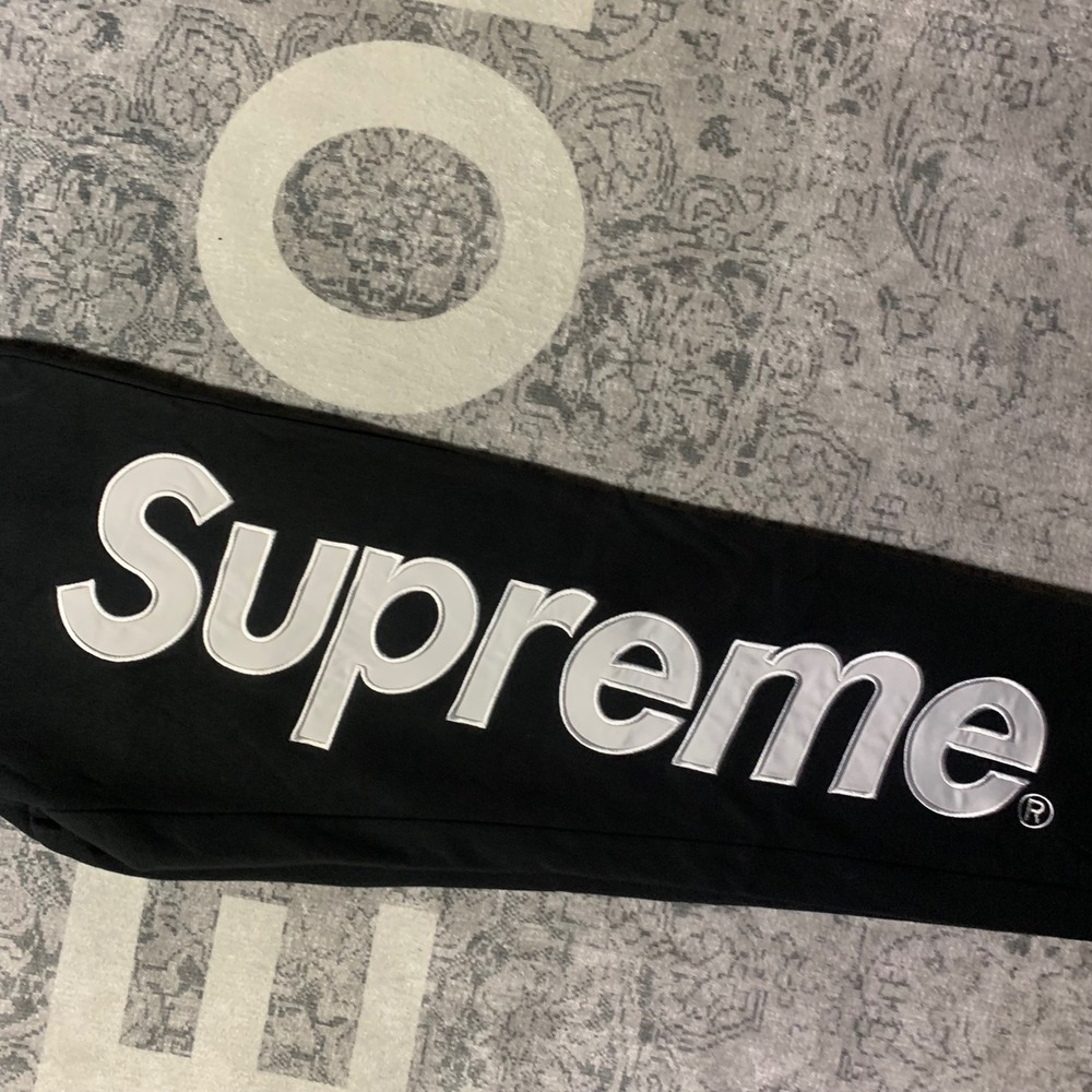 Supreme Logo Sweatpants Mens Large Black Excellent Big Logo Fleece Joggers - Picture 3 of 7